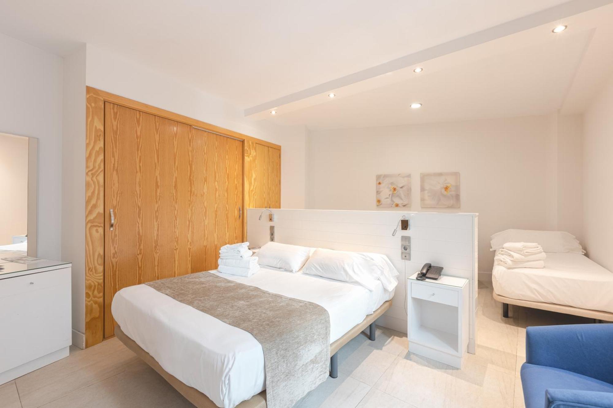 Hotel Aacr Museo Seville Ngoại thất bức ảnh