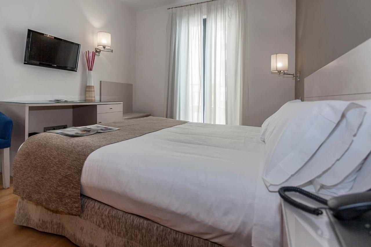 Hotel Aacr Museo Seville Ngoại thất bức ảnh